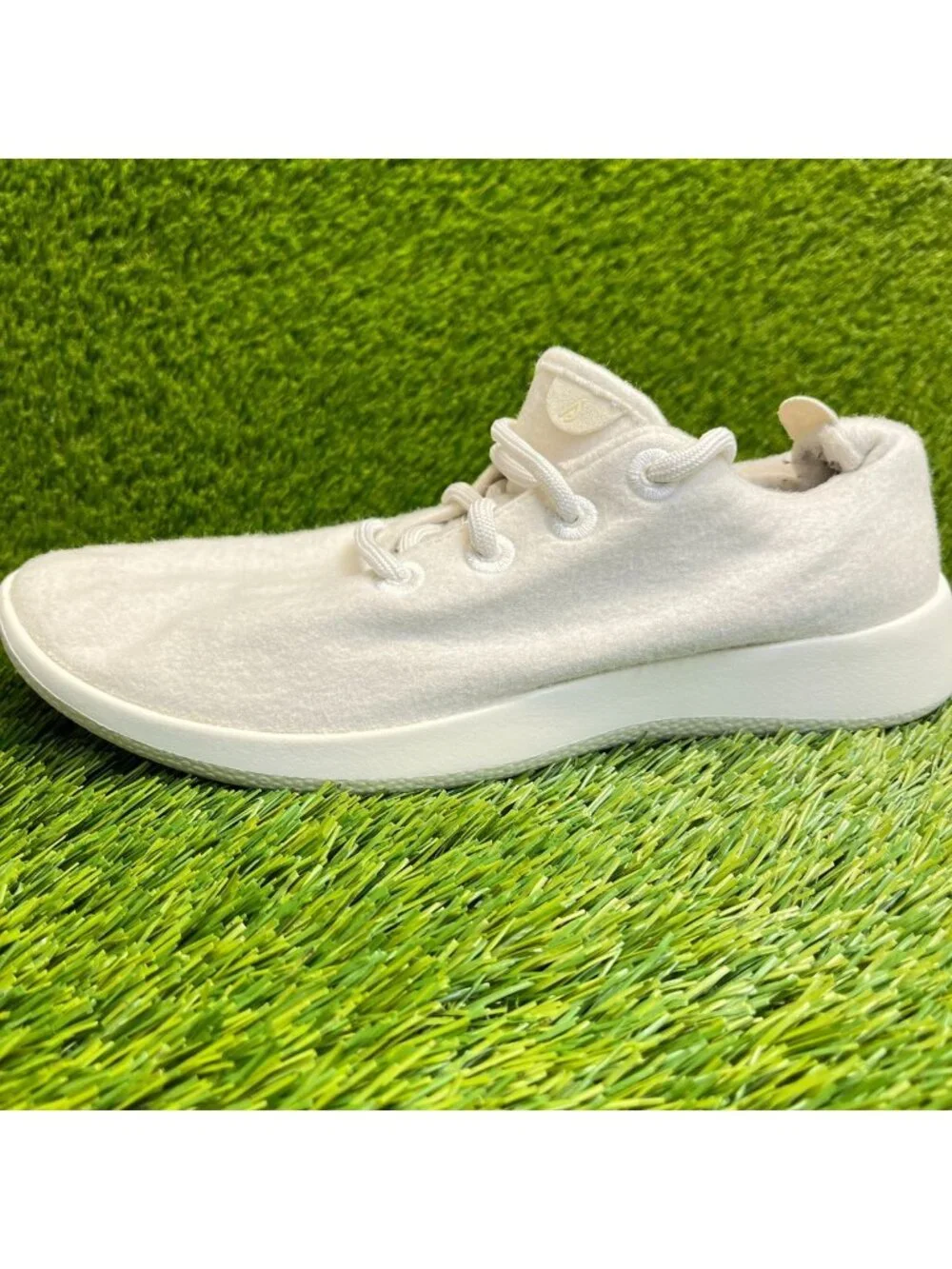 Allbirds Wool Runners Womens Size 10 Ivory Athletic Walking Shoes Sneakers